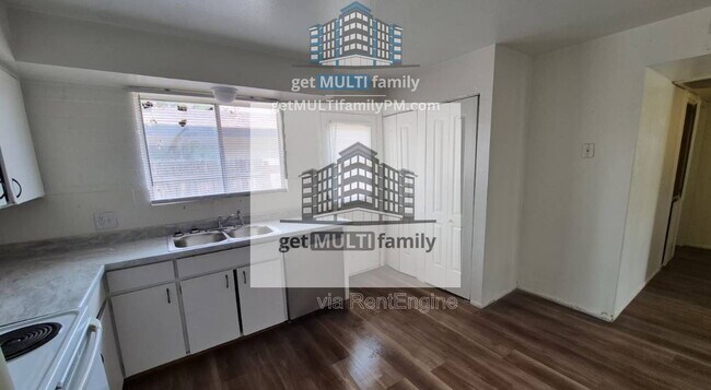 Foto del edificio - 8407 E Coronado Rd