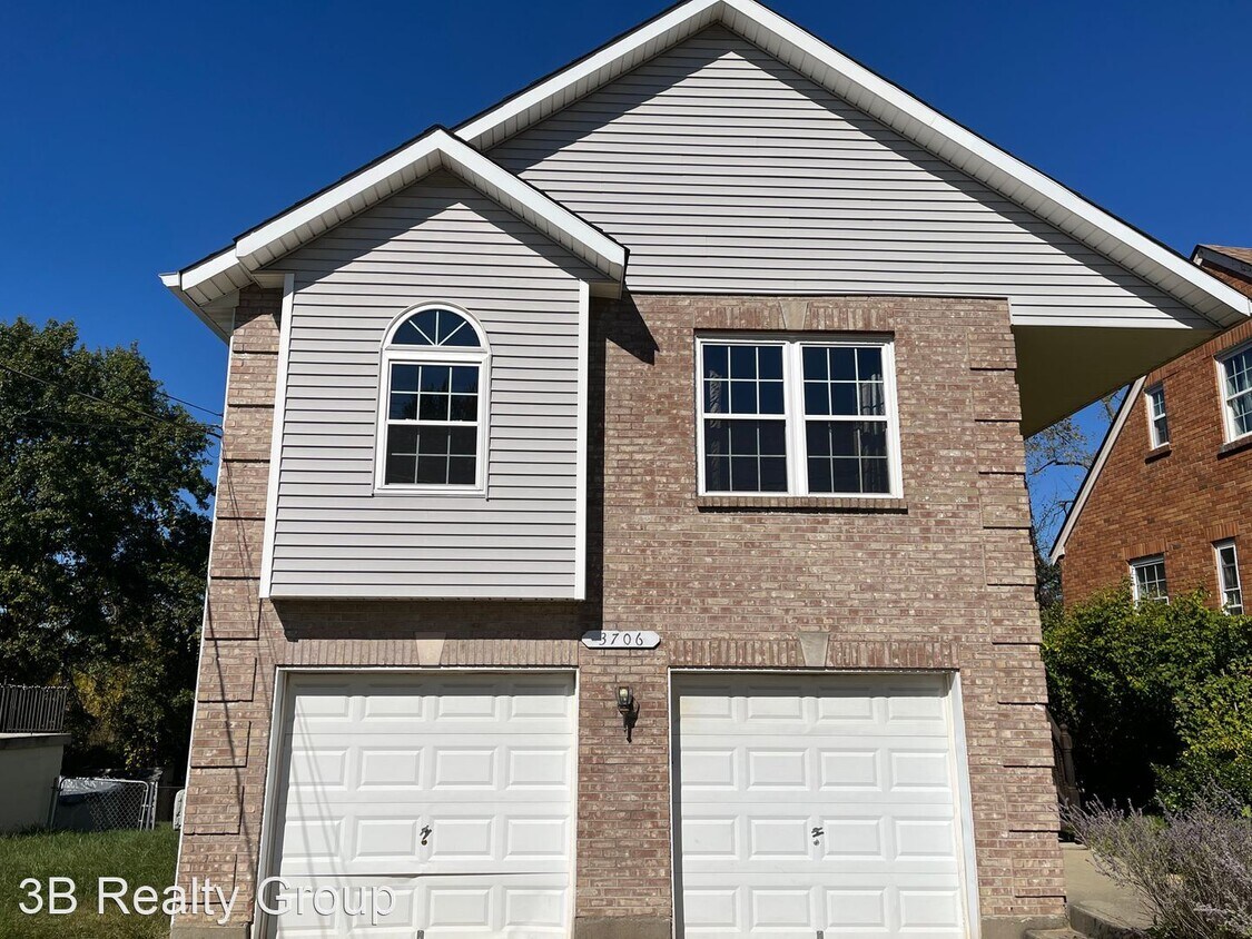 3706 Monfort Heights Dr, Cincinnati, OH 45247 House Rental in
