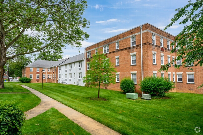 Foto principal - Fillmore Garden Apartments