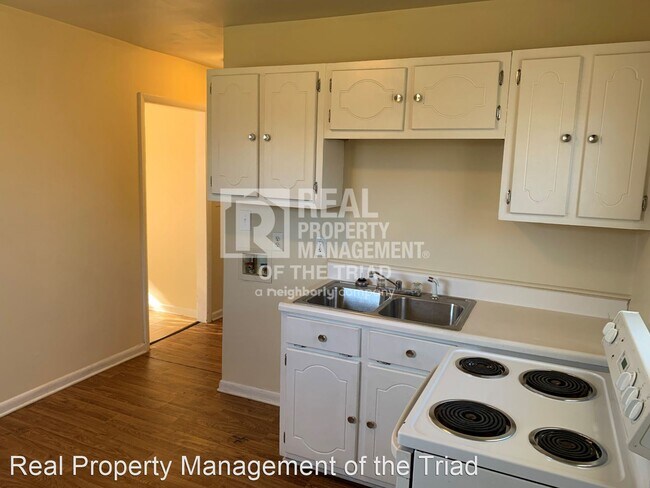 Foto del edificio - 2 br, 1 bath House - 903 E. Bragg St.