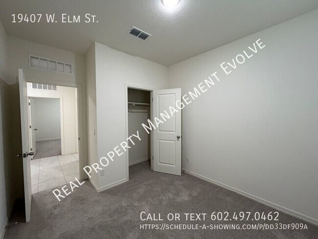 Building Photo - MOVE-IN SPECIAL!! 2 WEEKS FREE RENT IN APRIL!