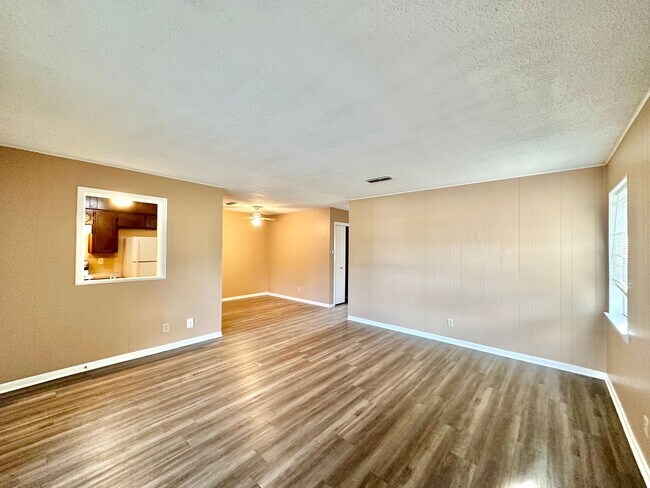 Foto del edificio - 402 Skyline Ave