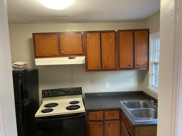 Foto del edificio - 46 Lakeside Dr