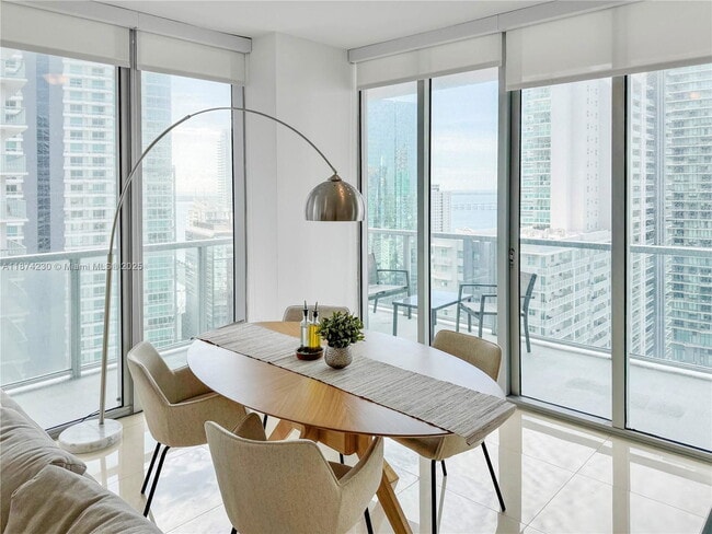 Foto del edificio - 1111 SW 1st Ave