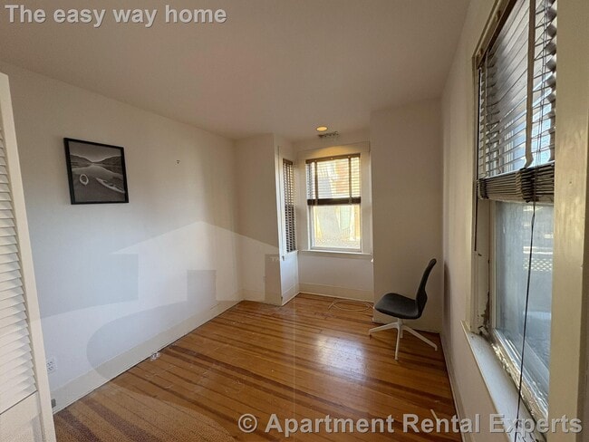 Building Photo - 339 Broadway