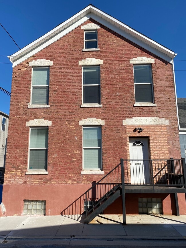 Building Photo - 1152 W 19th Pl