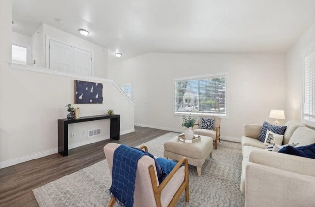 Building Photo - 1110 E Wright St