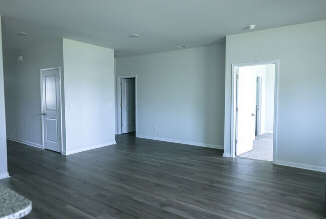 Foto del edificio - PRICE IMPROVEMENT! DEPOSIT FREE OPTIONS!  ...