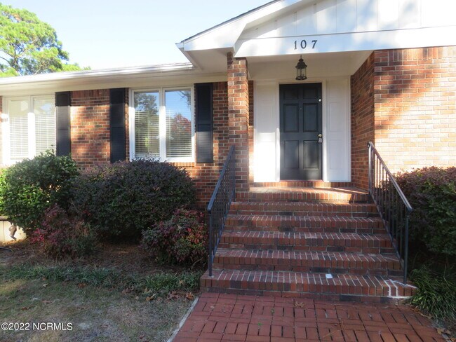 Building Photo - 107 Gemini Dr