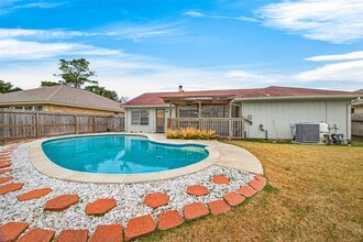 Building Photo - 6630 Harpers Dr