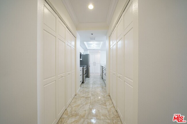 Foto del edificio - 600 W 9th St