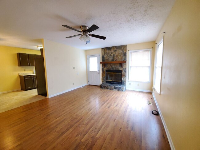Building Photo - 6845 Apsley Ct