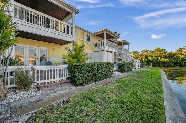 Foto del edificio - 4728 Beach Dr SE