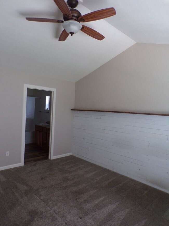 Building Photo - 2812 Athens Ct