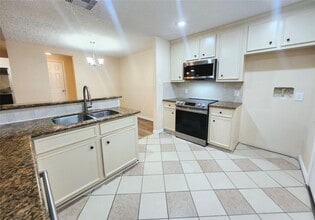 Building Photo - 322 Windward