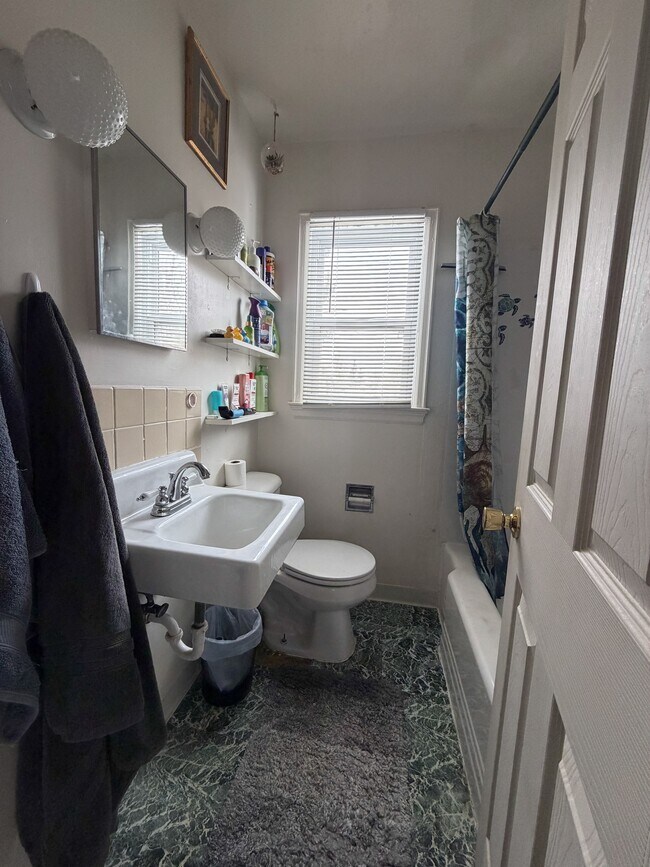 Foto del edificio - 1311 E Flint St