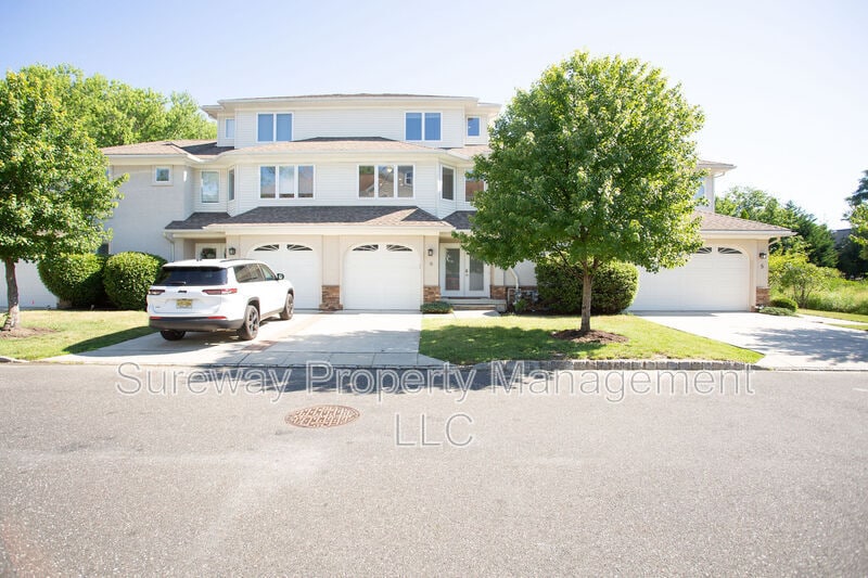 Primary Photo - 6 Regency Ct