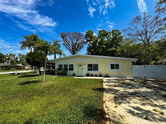 Building Photo - 5327 S Lockwood Ridge Rd