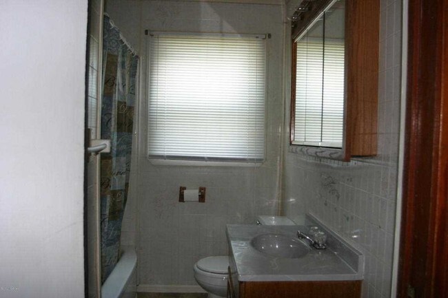Foto del edificio - 2658 Rowan St