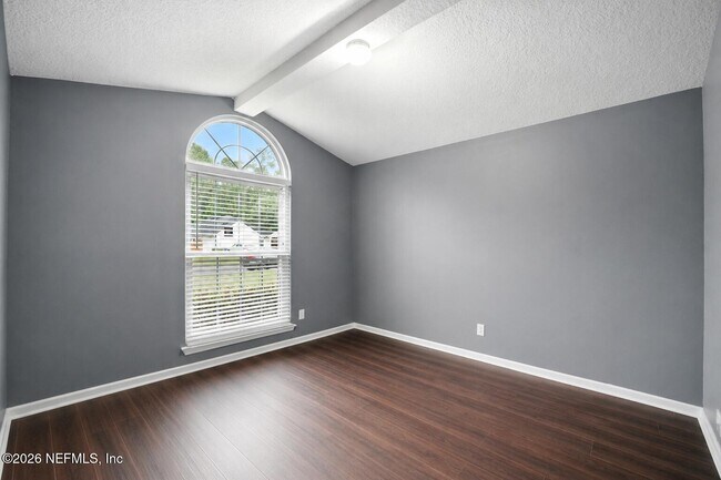 Foto del edificio - 832 Heritage Lakes Dr