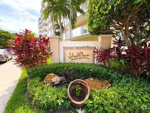 Building Photo - 1455 N Treasure Dr