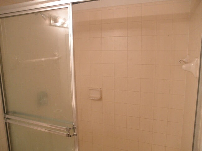 Building Photo - Shoma Townhomes