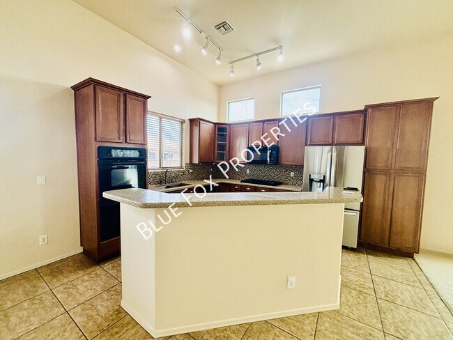 Building Photo - 7910 W Little Eagle Ct