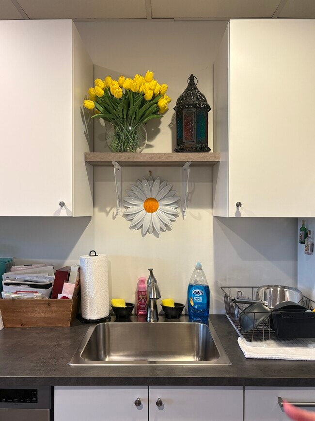 Building Photo - 507 7th Ave