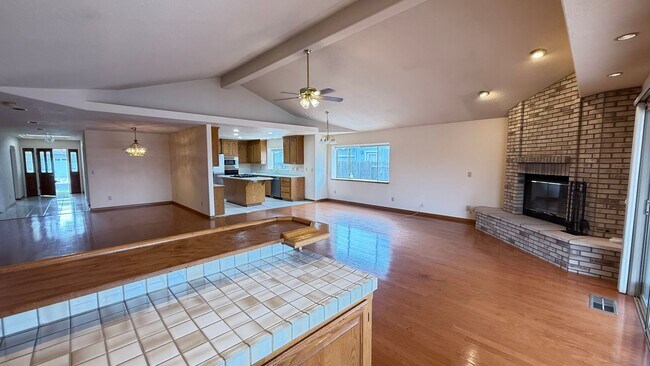 Foto del edificio - Single Story 3 Bedroom 2.5 Bath