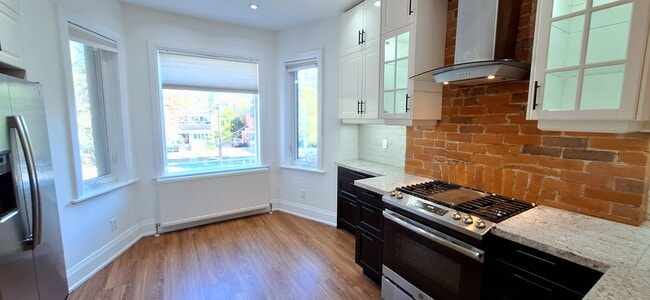 Building Photo - 326 High Park Av