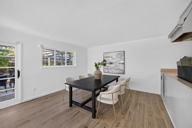 Building Photo - 333 Madrone St