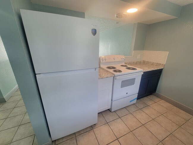 Foto del edificio - Spacious 1 Bedroom/1 Bathroom Apartment - ...