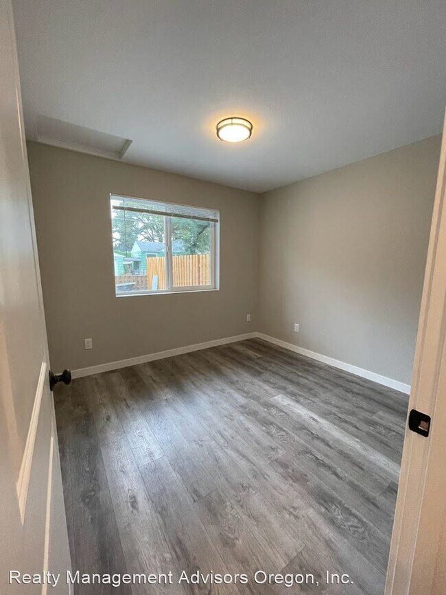 Building Photo - 1 br, 1 bath House - 300 W Fairfield St. B