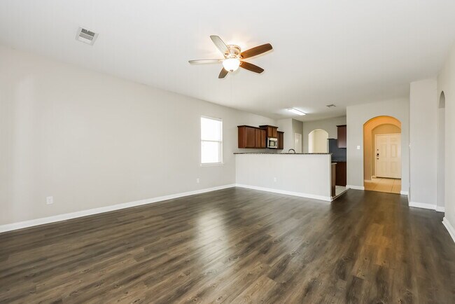 Foto del edificio - 6120 Chalk Hollow Dr