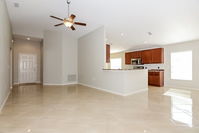 Foto del edificio - 6400 Twin Bridges Dr