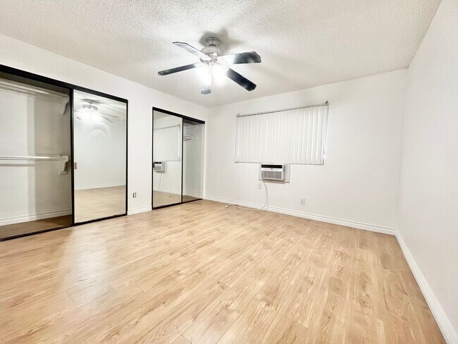 Foto del edificio - 17900 Sherman Way