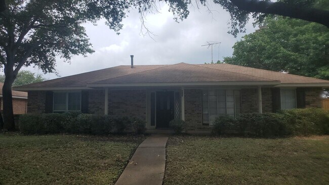 Building Photo - Great Garland Home!  Move in ready