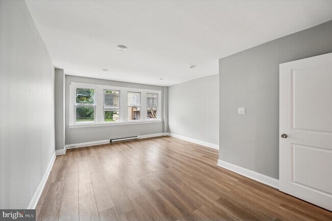 Foto del edificio - 5514 Lansdowne Ave