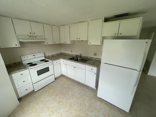 Foto del edificio - 5315 Avery Rd