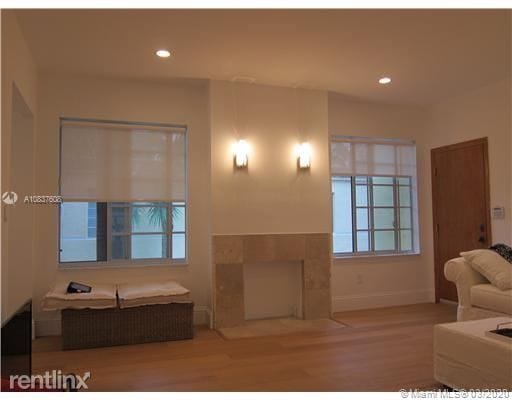 Building Photo - 1 br, 2 bath  - 1570 Meridian Ave