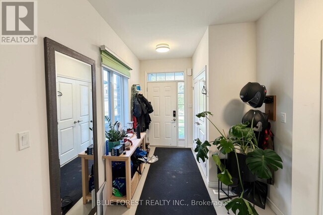 Photo du bâtiment - 3584 Singleton Ave