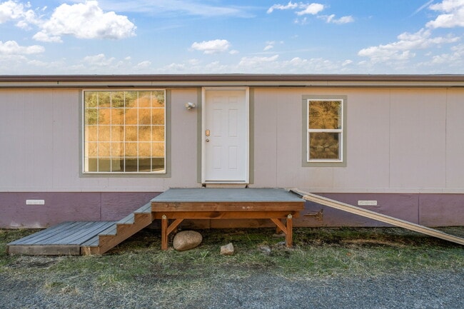 Building Photo - 1756 Tolman Creek Rd