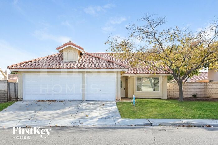 Primary Photo - 1317 Grey Hunter Dr