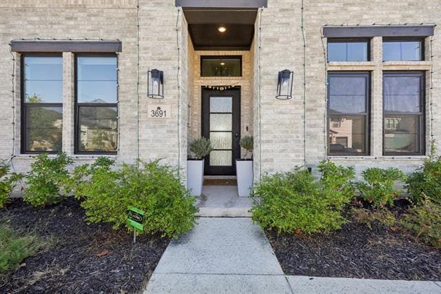 Building Photo - 3691 Spruce Hills St