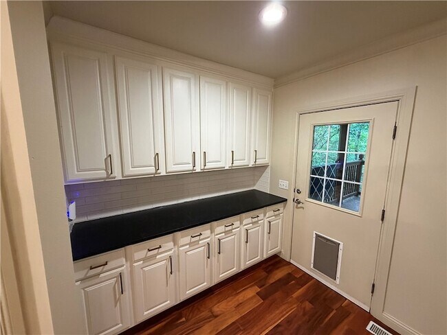Building Photo - 3121 N Tartan Way