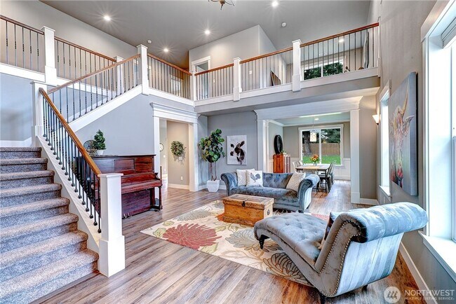 Foto del edificio - Luxury NW Living: 4 Bedroom Masterpiece with Dual Suites and Private Yard in Desirable Browns Point!