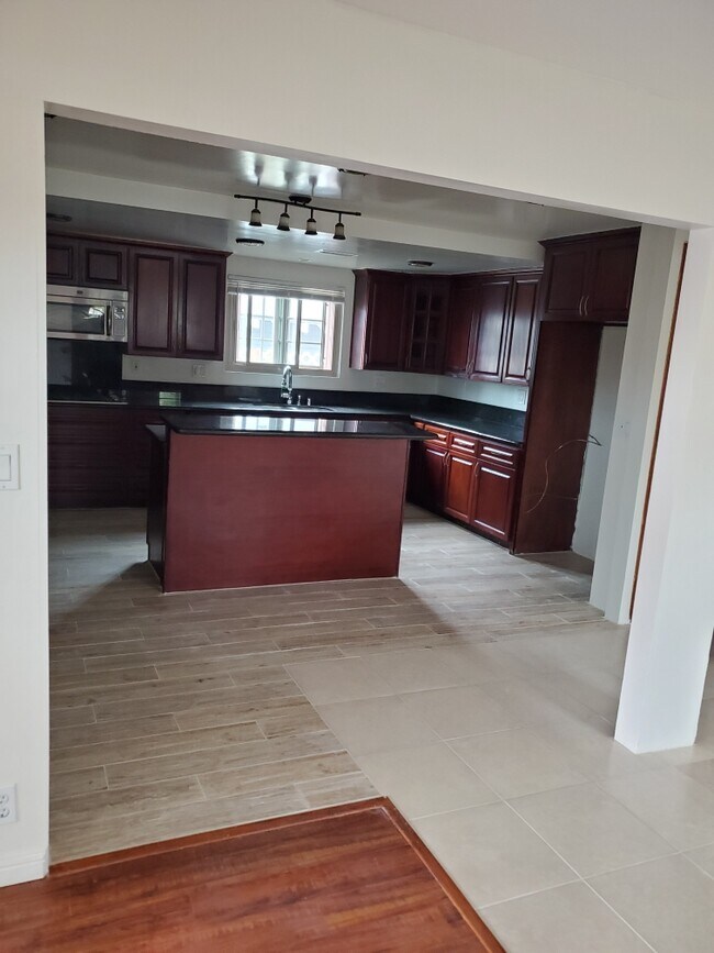 Foto del edificio - 115 W Maple Ave