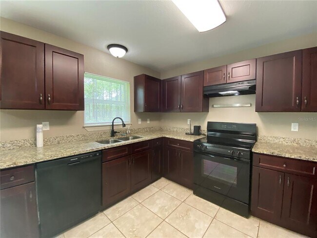 Building Photo - 13760 SW 81 Cir