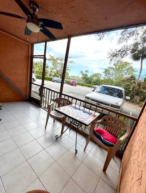Foto del edificio - 610 Tennis Club Dr