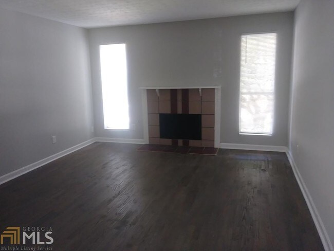 Building Photo - 4985 Brittany Dr